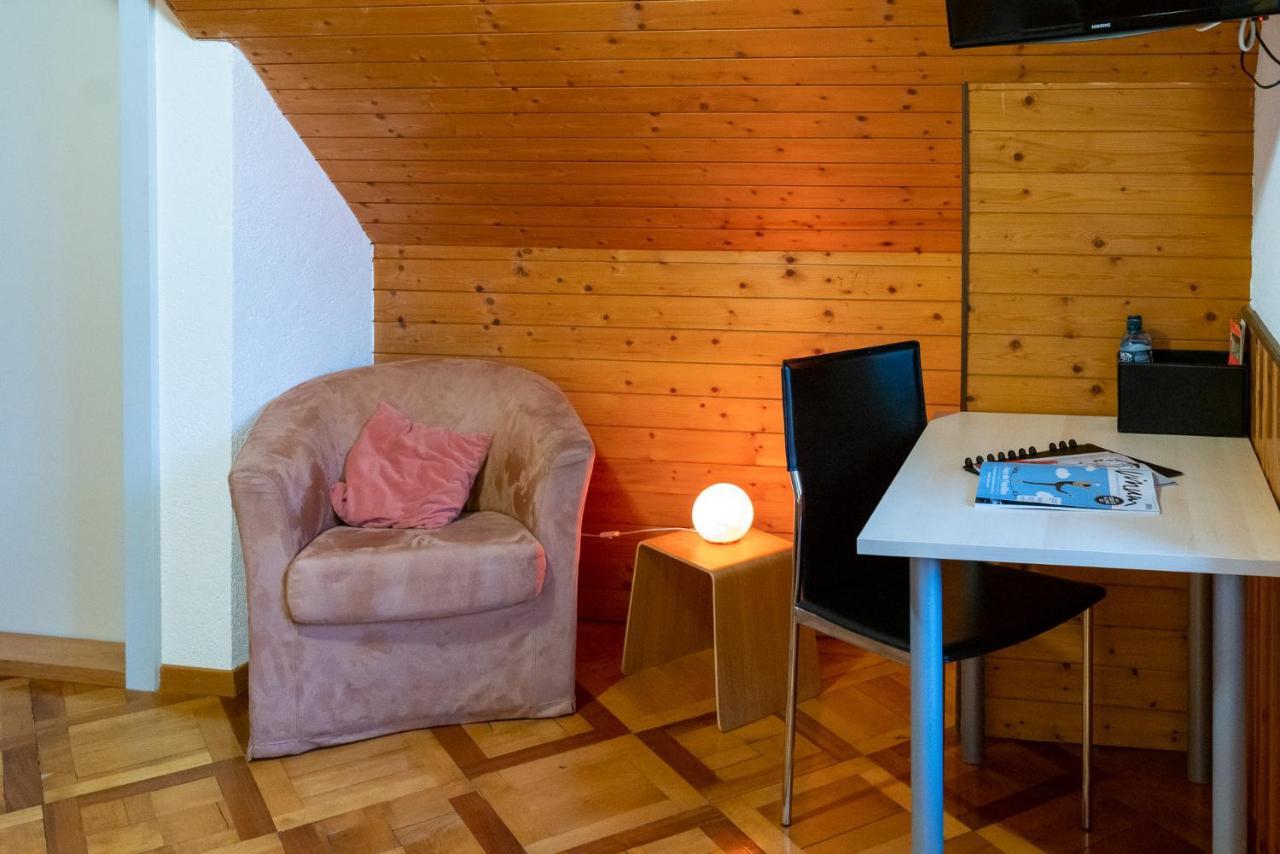 Auberge Du Prevoux Le Locle Ngoại thất bức ảnh
